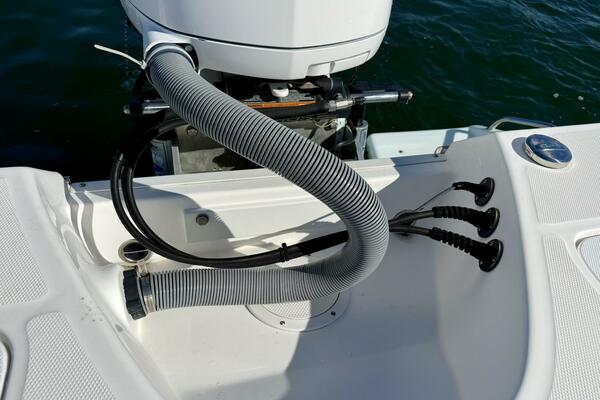 2020 Everglades 243 CC - Outboard Engine 