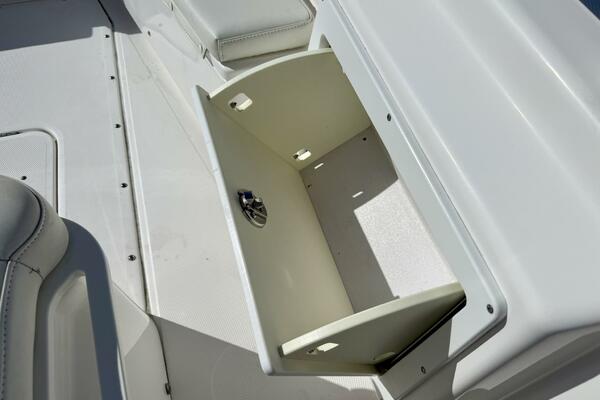 2020 Everglades 243 CC 