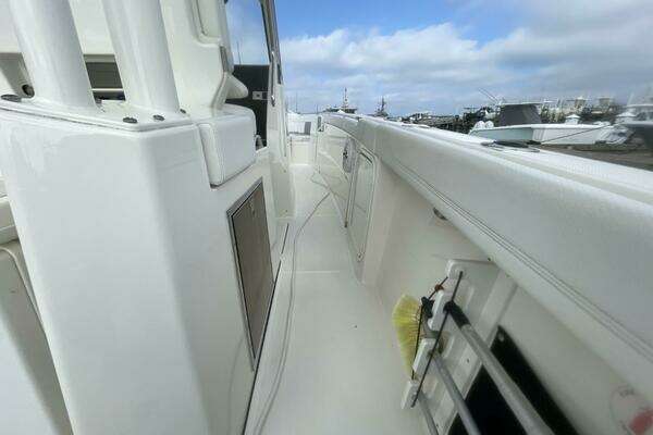 Pursuit  Yacht For Sale