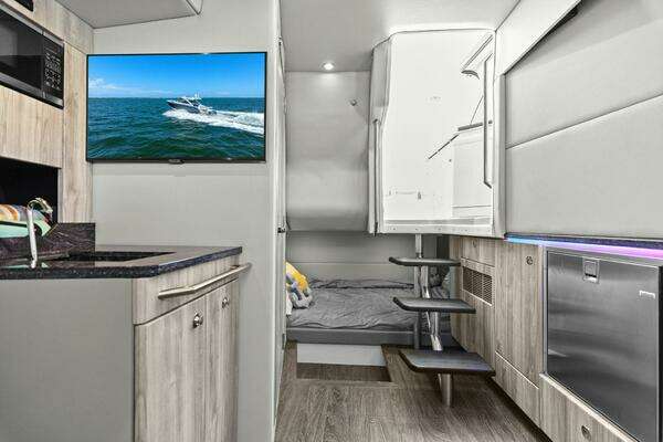 Formula 380 Super Sport Crossover Yacht For Sale