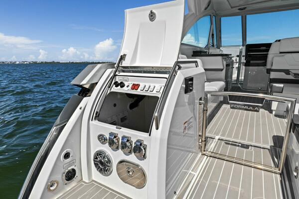 Arrows Abyss 38ft Formula Yacht For Sale