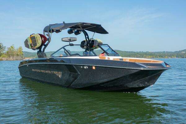 Photo of the 2020 Nautique G25