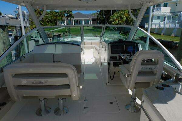 Boston Whaler 320 Vantage Yacht For Sale