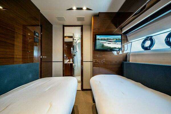 Princess S65 Yacht For Sale