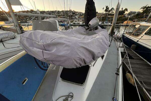 Photo of the 1990 Catalina 42 "Dream On"