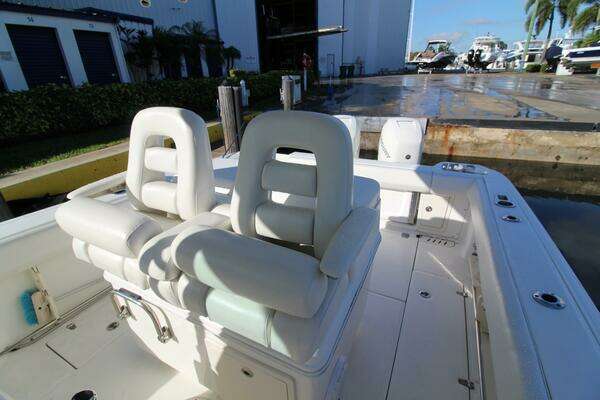 2015 Boston Whaler 32