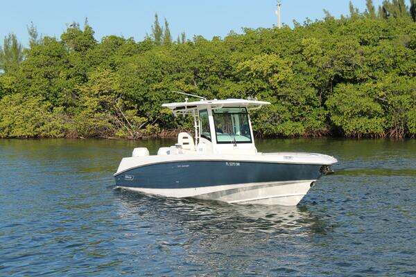 2015 Boston Whaler 32