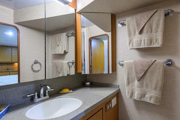 MEMBERS ONLY 56ft Ocean Yachts Yacht For Sale