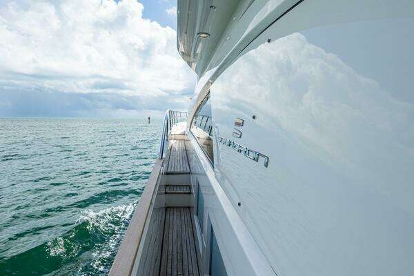 Fairline 78 Squadron Yacht For Sale
