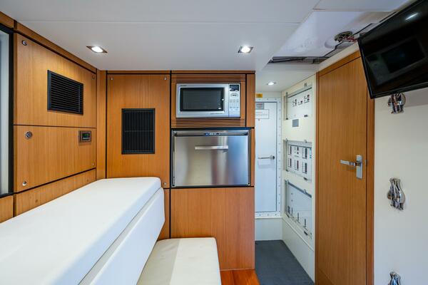 RESET 78ft Fairline Yacht For Sale