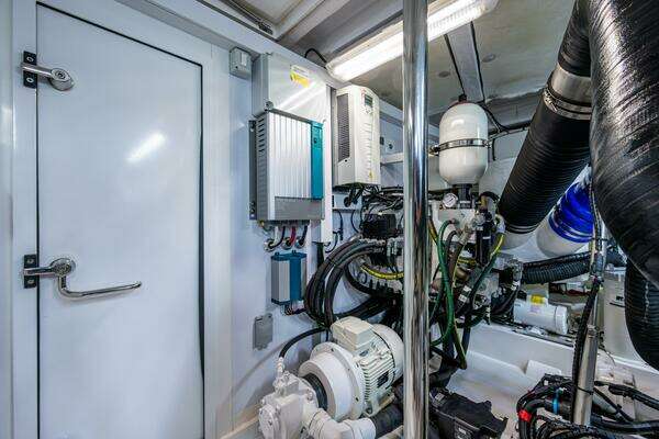 Fairline 78 Squadron Yacht For Sale