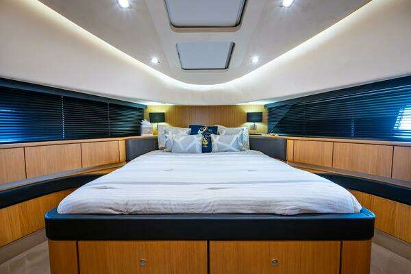 Fairline 78 Squadron Yacht For Sale