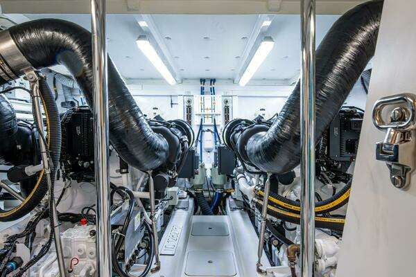 Fairline 78 Squadron Yacht For Sale