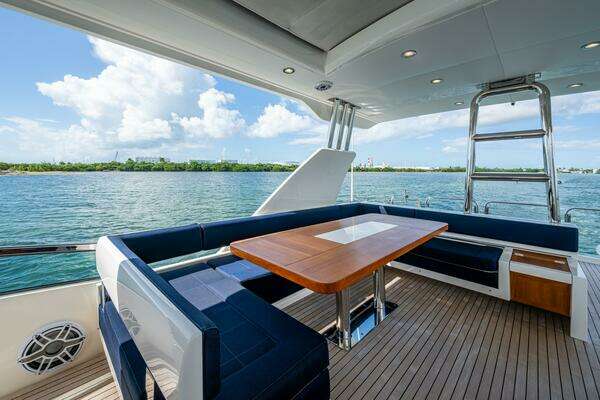 Fairline 78 Squadron Yacht For Sale