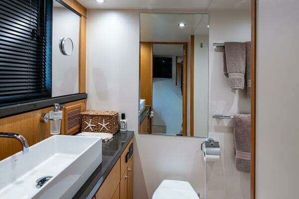 Fairline 78 Squadron Yacht For Sale