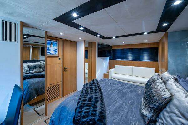 Fairline 78 Squadron Yacht For Sale