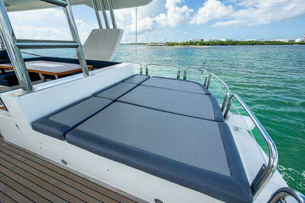 Fairline 78 Squadron Yacht For Sale