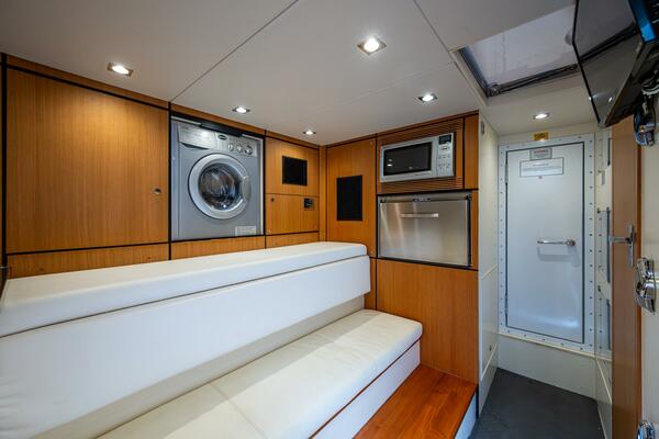 RESET 78ft Fairline Yacht For Sale