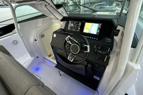 37ft Axopar Yacht For Sale