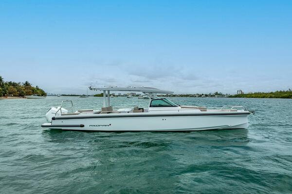 37ft Axopar Yacht For Sale