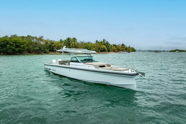 37ft Axopar Yacht For Sale