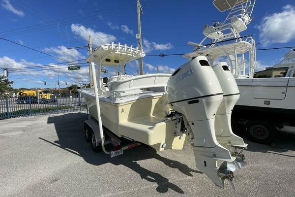 Silverhawk 2700CC - COLLEEN - Aft Profile with Engines 