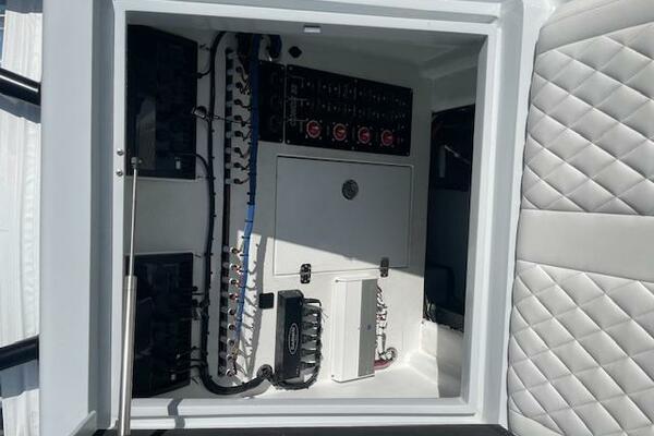 33ft Conch Yacht For Sale