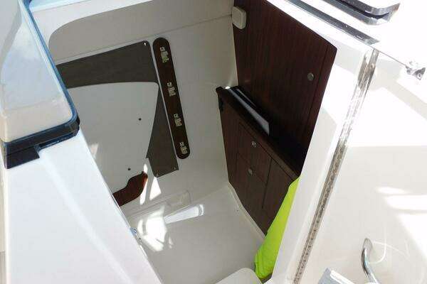 Pursuit 325 Dual Console Yacht For Sale