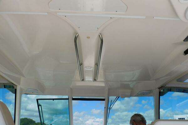 Pursuit 325 Dual Console Yacht For Sale