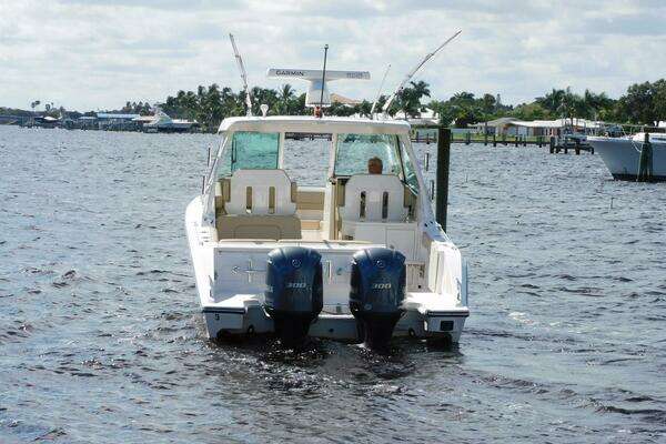 Pursuit 325 Dual Console Yacht For Sale