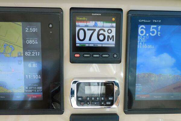 Pursuit 325 Dual Console Yacht For Sale