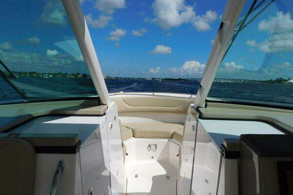 Pursuit 325 Dual Console Yacht For Sale