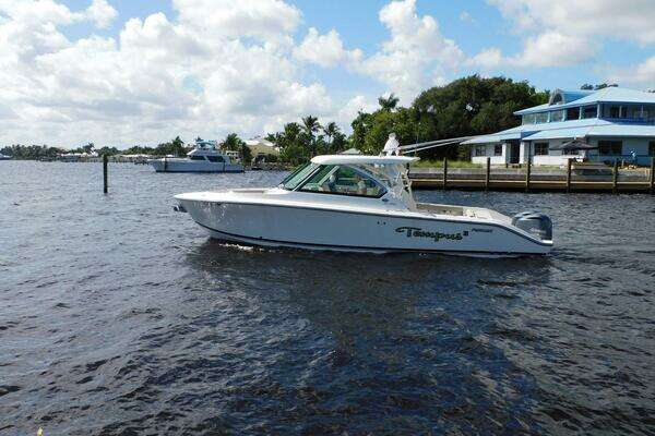 Pursuit 325 Dual Console Yacht For Sale