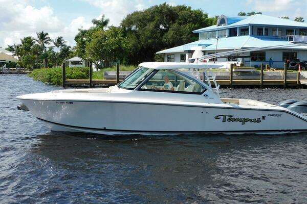 Pursuit 325 Dual Console Yacht For Sale