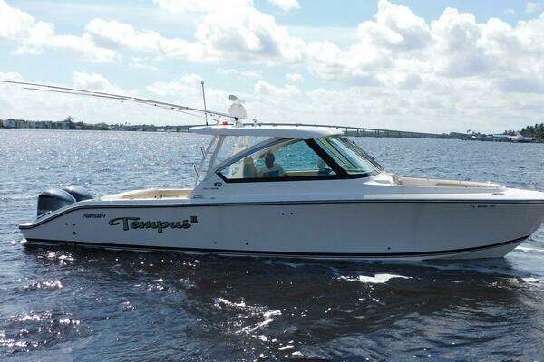 Pursuit 325 Dual Console Yacht For Sale
