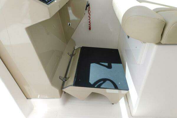 Pursuit 325 Dual Console Yacht For Sale