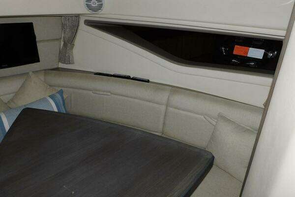 Sea Ray Sundancer 320 Yacht For Sale