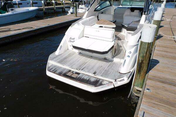 Sea Ray Sundancer 320 Yacht For Sale