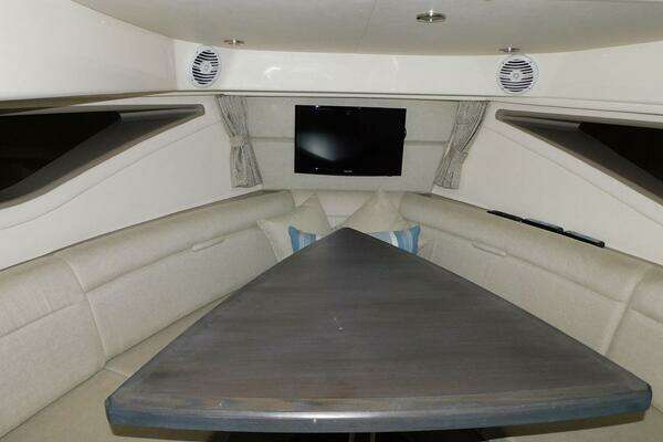 Sea Ray Sundancer 320 Yacht For Sale