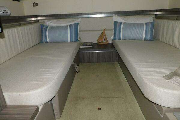 Sea Ray Sundancer 320 Yacht For Sale