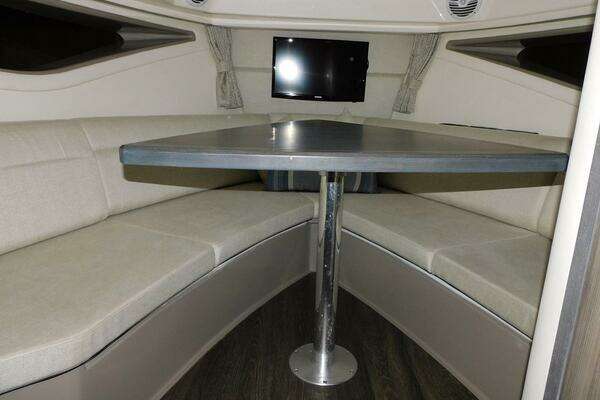 Sea Ray Sundancer 320 Yacht For Sale