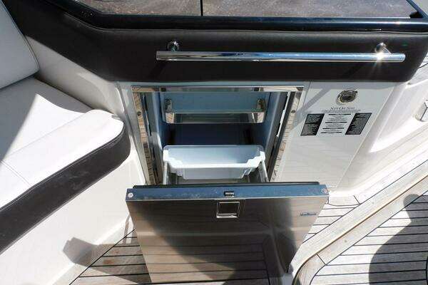 Sea Ray Sundancer 320 Yacht For Sale