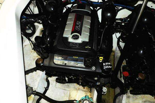 Sea Ray Sundancer 320 Yacht For Sale