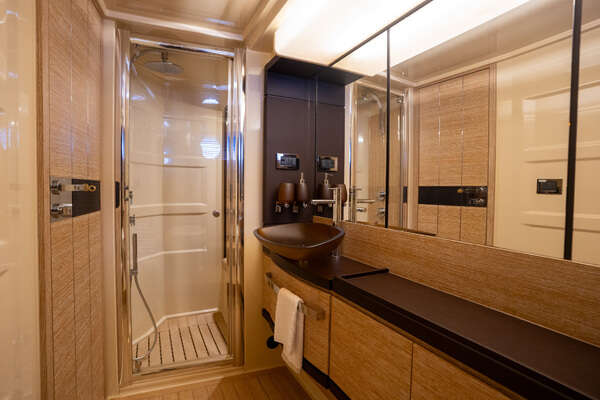 Azimut AZ64 FLY Yacht For Sale