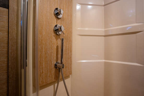 Azimut AZ64 FLY Yacht For Sale