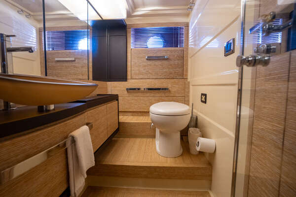 Azimut AZ64 FLY Yacht For Sale