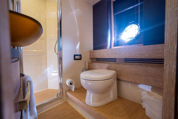 Azimut AZ64 FLY Yacht For Sale