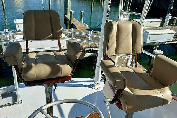 Buddy Davis 52 Convertible Yacht For Sale