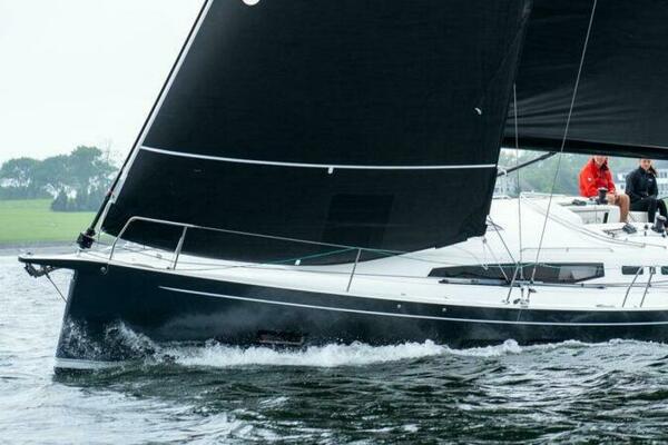 40ft J Boats Yacht For Sale