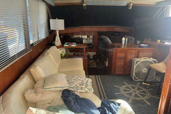 Photo of the 1988 Chris-Craft Catalina 426 "Nauti Call"